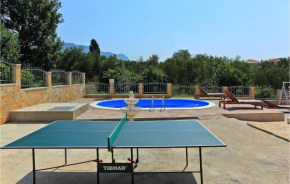 2 Bedroom Lovely Apartment In Kastel Gomilica